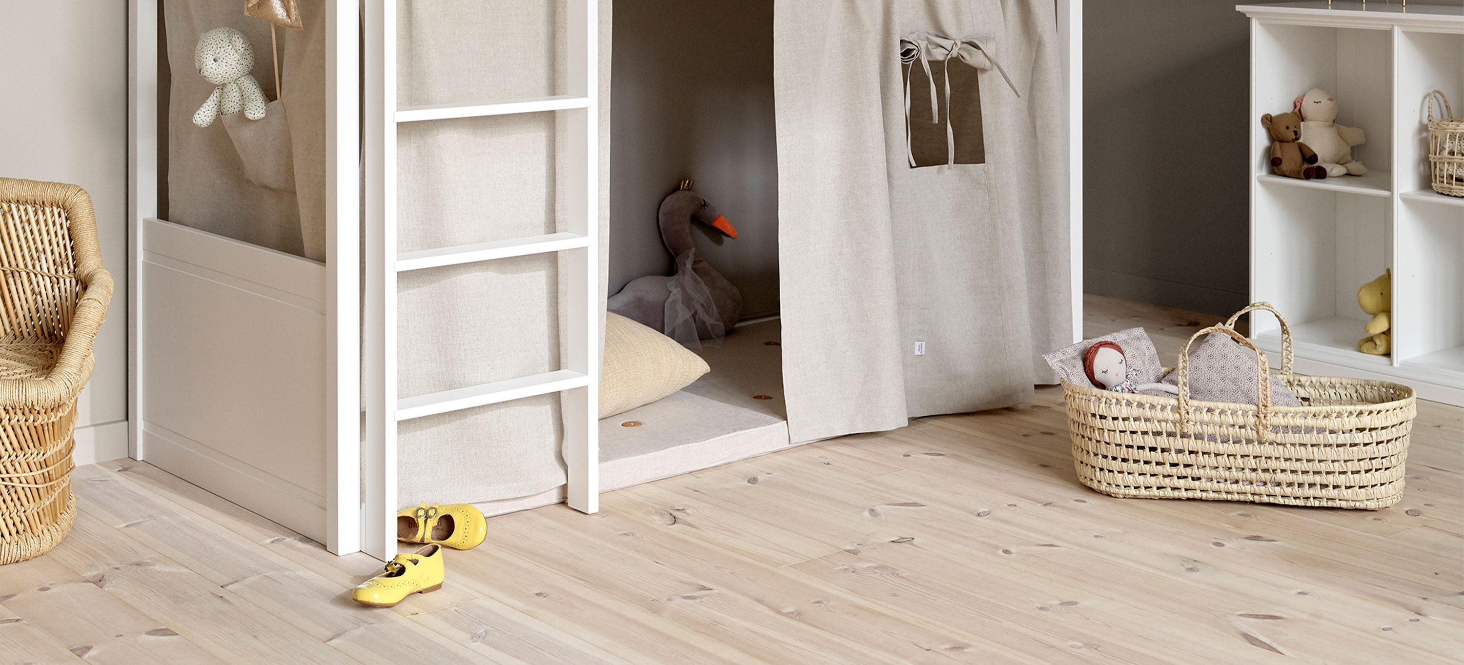 Seaside Accessories - Oliver Furniture