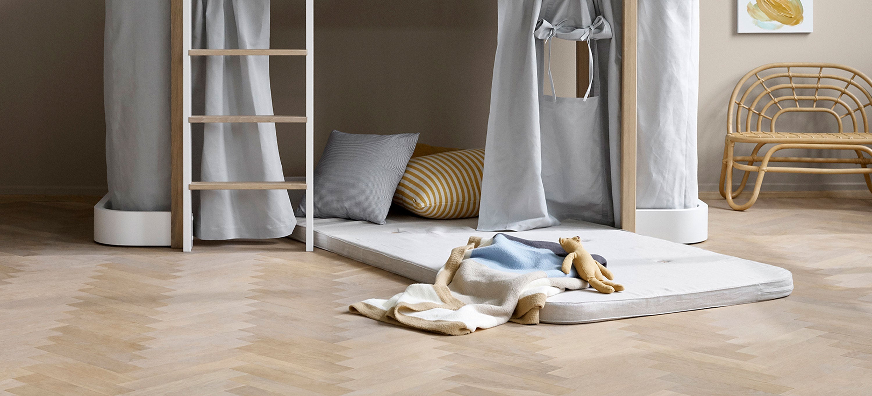 Schönes Kinder- und Juniorbett „Wood“ von Oliver outlets Furniture