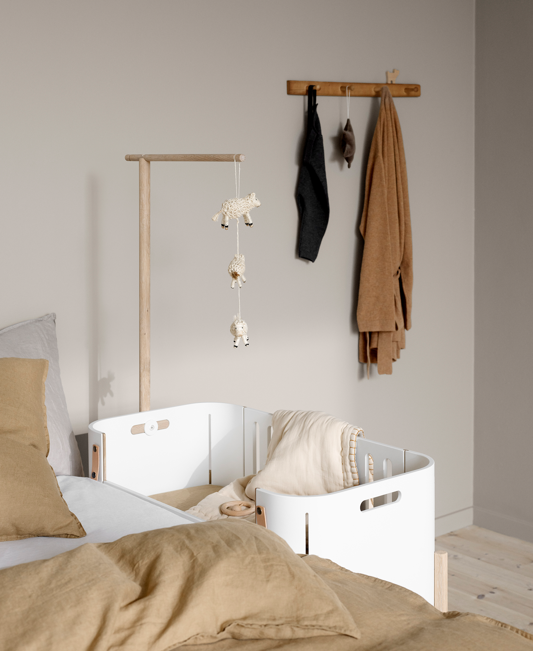 Wood Beistellbett inkl. Umbauset zur Bank, weiss/Eiche